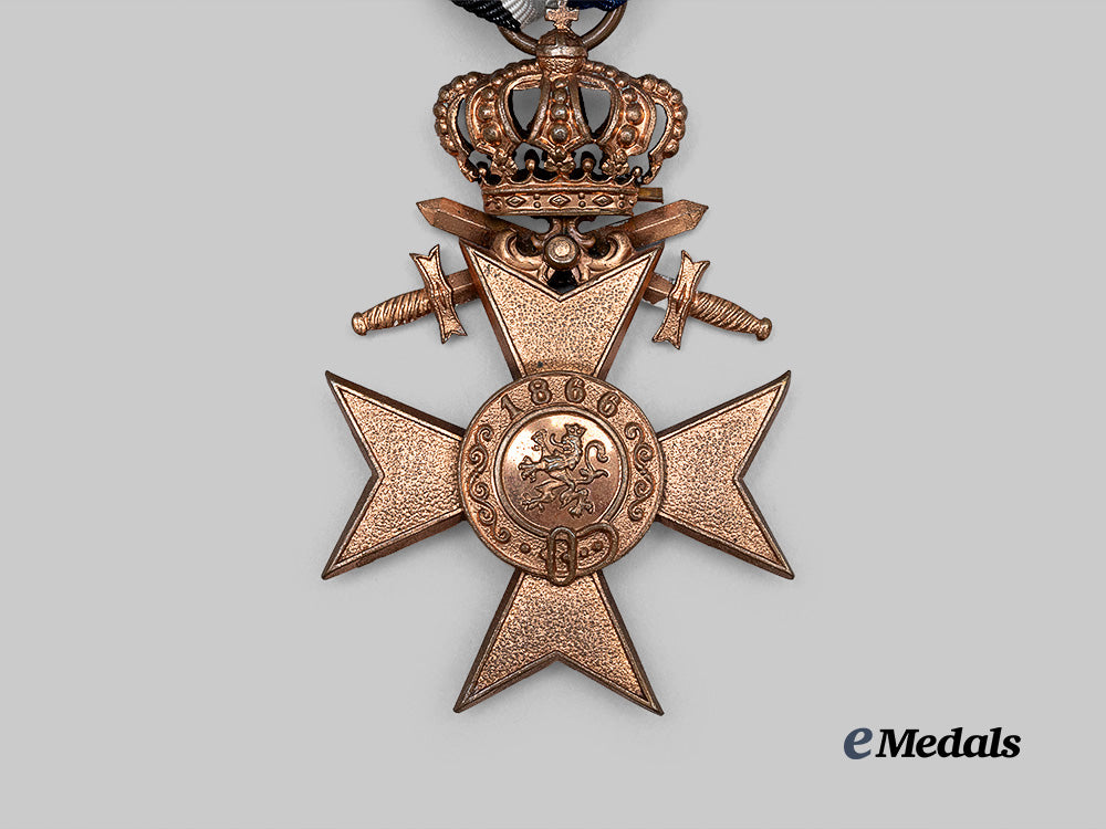bavaria,_kingdom._a_military_merit_cross,_i_i_i_class_with_swords,_crown,_and_case,_by_jacob_leser_e_medals__g62821_10