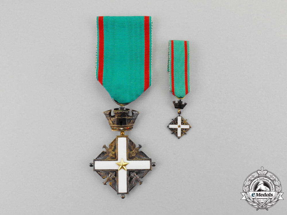 italy._an_order_of_merit_of_the_italian_republic,5_th_class,_knight,1951-2001,_fullsize_and_miniature_mm_000143_1_1_1_1