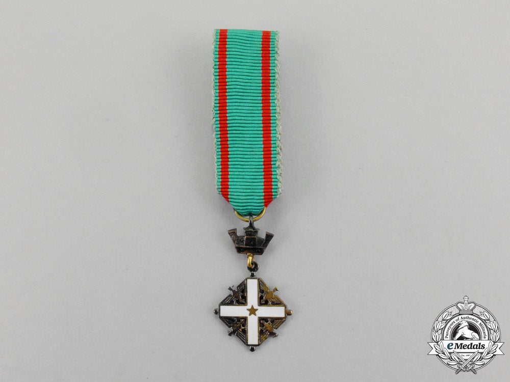 italy._an_order_of_merit_of_the_italian_republic,5_th_class,_knight,1951-2001,_fullsize_and_miniature_mm_000149_1_1_1_1