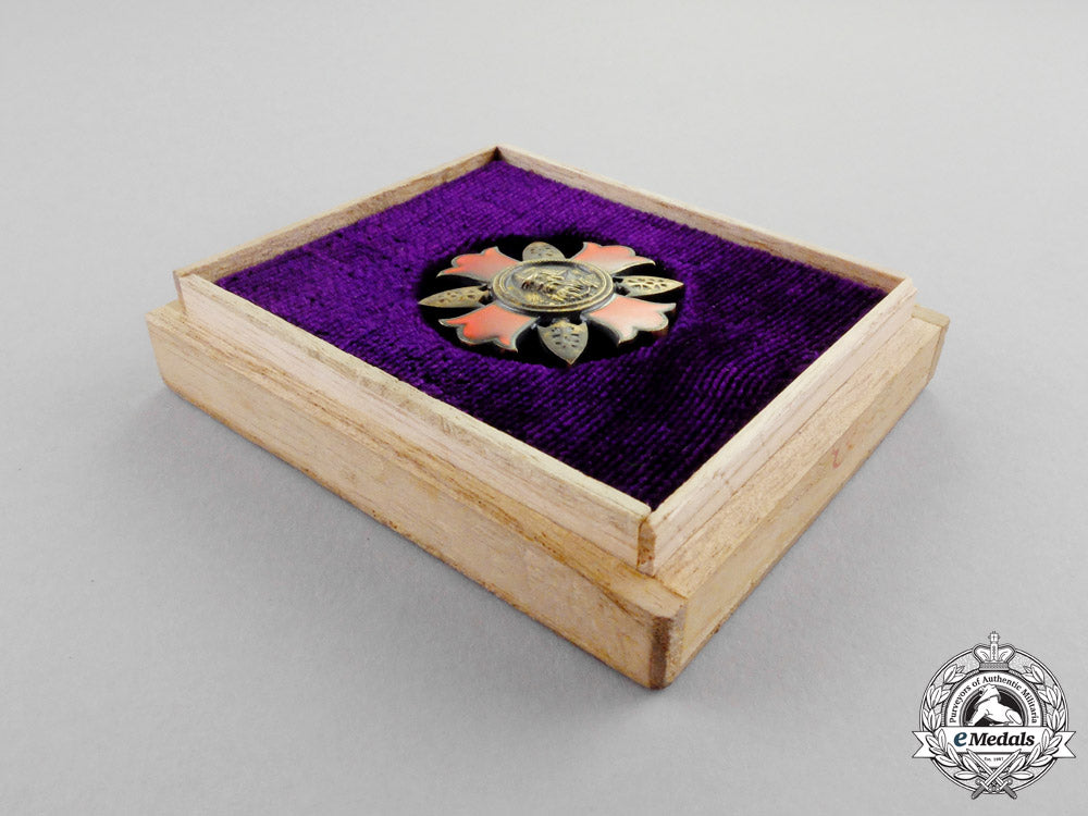 japan._a_military_wound_badge,_type_ii,_boxed_mm_000484