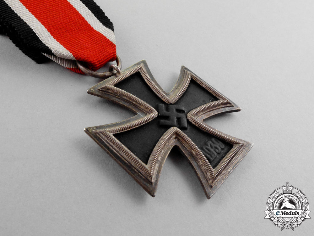 germany._an_iron_cross1939_second_class_with_award_certificate_and_american_pow_leaflet_mm_000512
