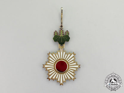 japan._an_order_of_the_rising_sun,_second_class_set_with_case_c.1935_mm_000666