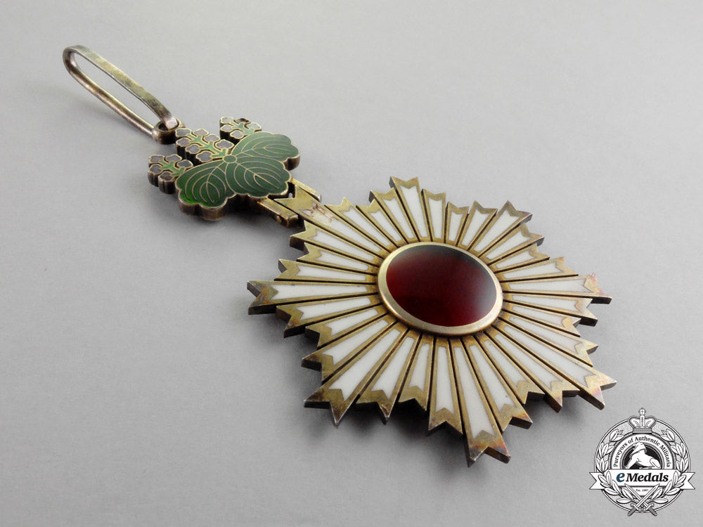 japan._an_order_of_the_rising_sun,_second_class_set_with_case_c.1935_mm_000667