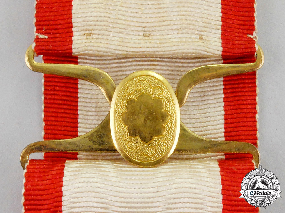 japan._an_order_of_the_rising_sun,_second_class_set_with_case_c.1935_mm_000669