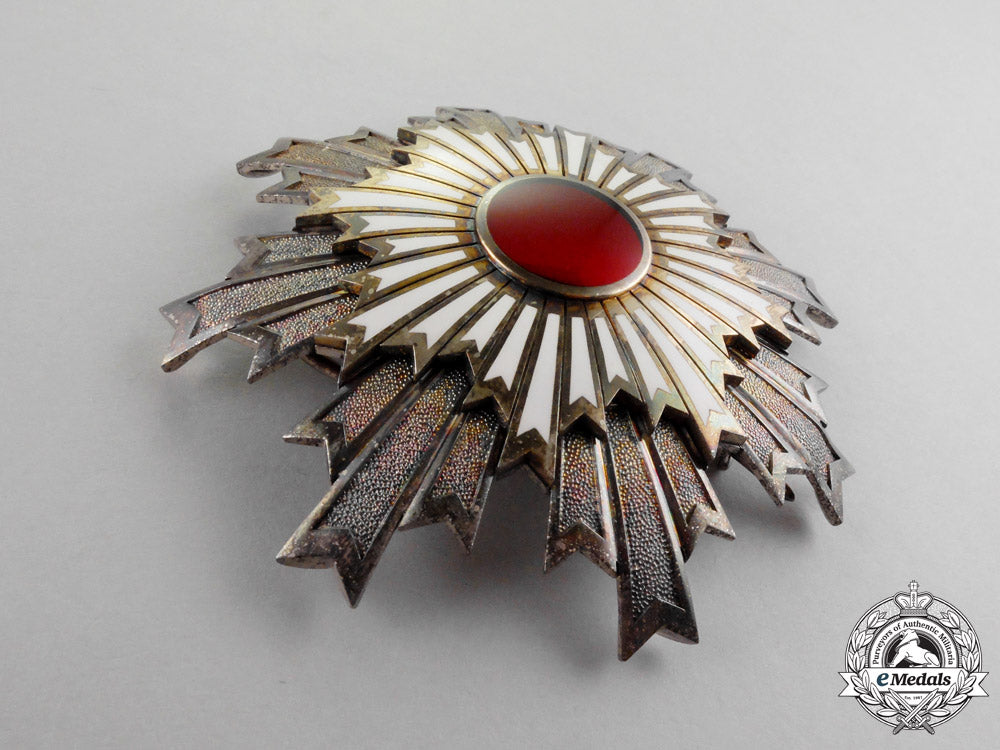 japan._an_order_of_the_rising_sun,_second_class_set_with_case_c.1935_mm_000672