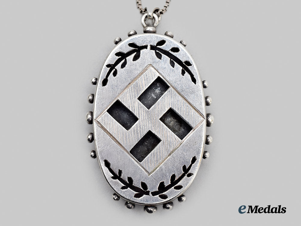 germany,_third_reich._a_rare_silver_and_diamond_germanic_folk_art_necklace,_with_case__mnc0451_1_1_1