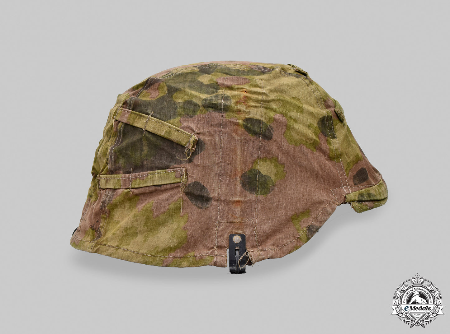 germany,_ss._a_waffen-_ss_b-_pattern_oak_leaf_camouflage_helmet_cover__mnc1601-1_m20_0714_1