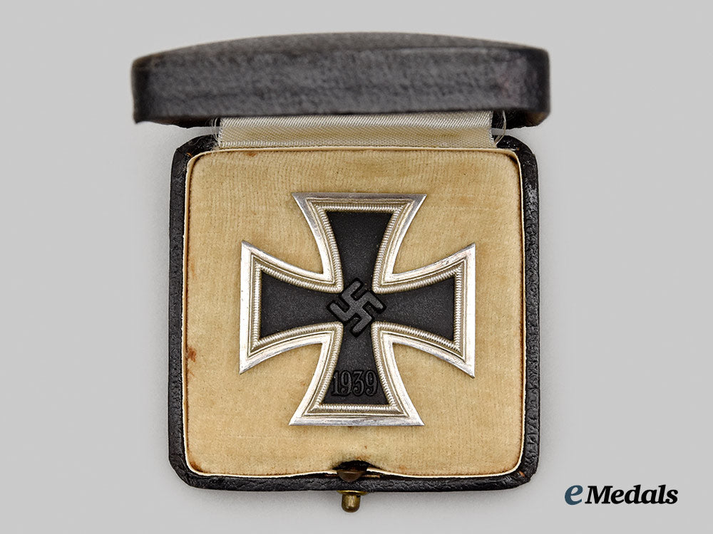 germany,_wehrmacht._a1939_iron_cross_i_class,_with_case,_by_wilhelm_deumer__mnc2134-_1_