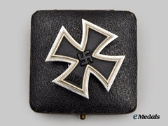 Germany, Wehrmacht. A 1939 Iron Cross I Class, With Case, By Wilhelm Deumer