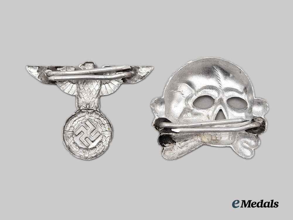 germany,_ss._a_set_of_first_pattern_cap_insignia__mnc2159-_1_