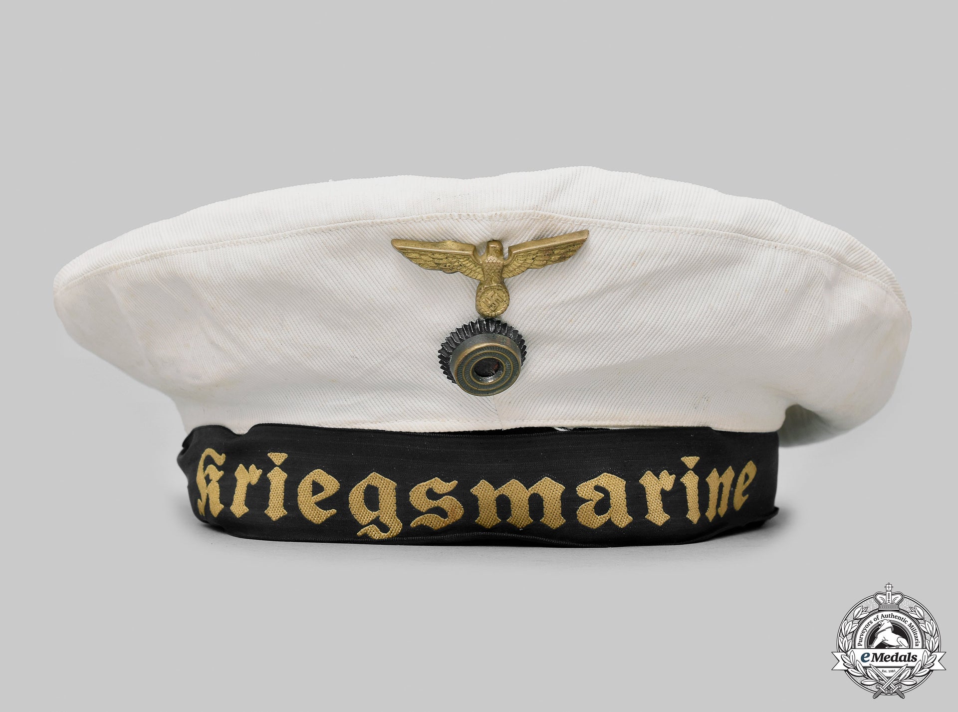 germany,_kriegsmarine._a_white_service_cap,_with_owner’s_photo__mnc3040_m20_0750