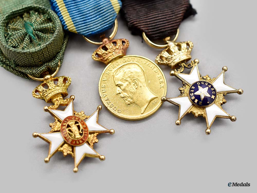 sweden,_kingdom._a_lot_of_three_miniature_awards__mnc3869-_1_