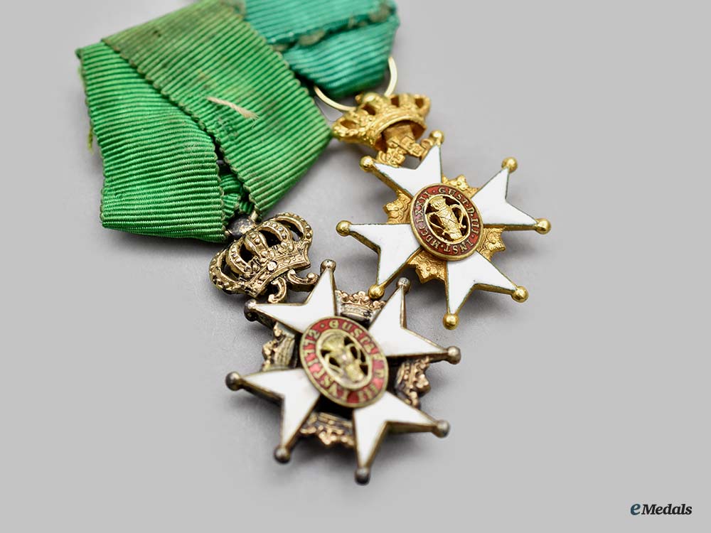 sweden,_kingdom._a_lot_of_two_miniature_orders_of_vasa__mnc3892-_1__1