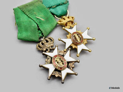 sweden,_kingdom._a_lot_of_two_miniature_orders_of_vasa__mnc3892-_1__1