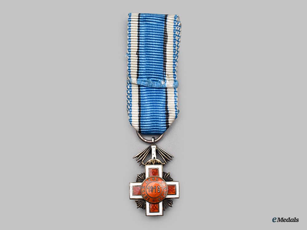 estonia,_independent_democratic_nation(1918-1940)._an_order_of_merit_of_the_estonian_red_cross_miniature__mnc3900-_1_