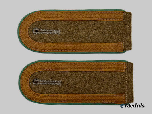 germany,_heer._a_set_of_gebirgsjäger_unteroffizier_tropical_shoulder_straps__mnc4058