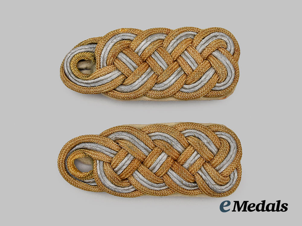 germany,_luftwaffe._a_set_of_generalmajor_shoulder_boards__mnc4575