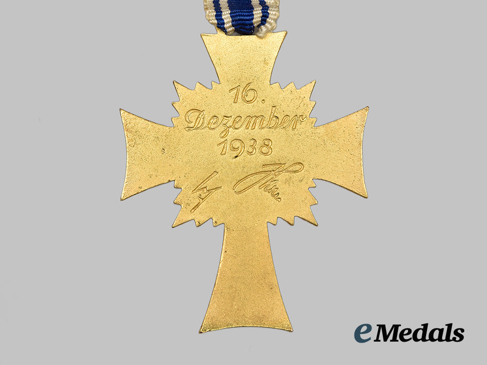 germany,_third_reich._an_honour_cross_of_the_german_mother,_gold_grade_with_case,_by_franz_scheurle__mnc4940
