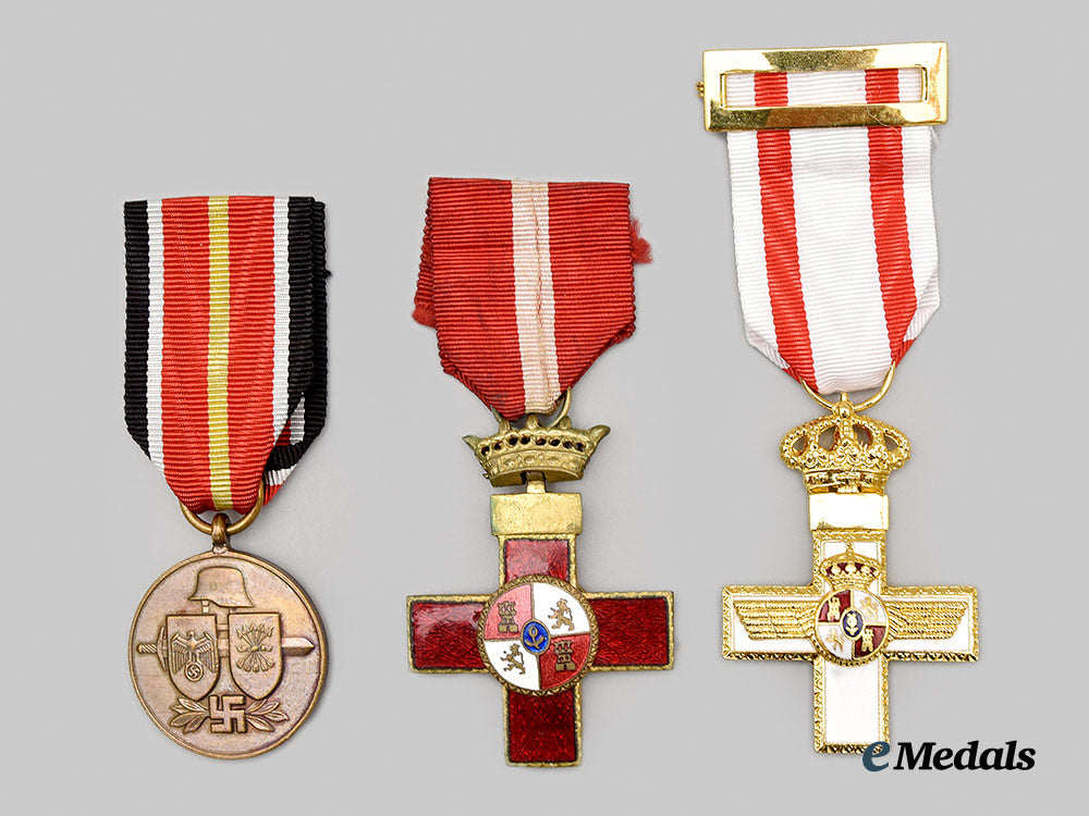 spain._a_mixed_lot_of_orders&_medals__mnc4946