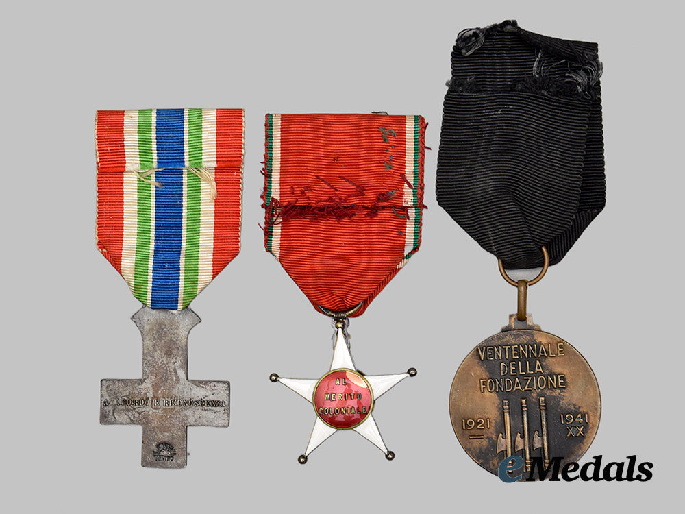 italy,_kingdom._a_lot_of_three_medals&_awards__mnc5026