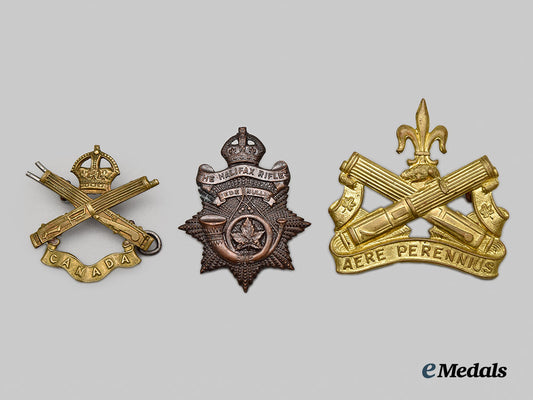 canada,_commonwealth._a_lot_of_three_regimental_cap_badges__mnc5181_1