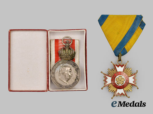 austria,_empire._two_merit_medals__mnc5212