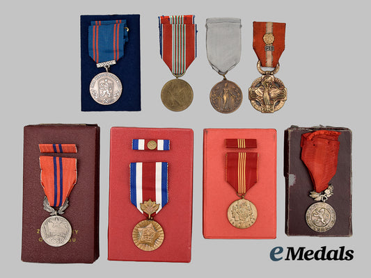 czechoslovakia,_republic._a_mixed_lot_of_eight_medals__mnc5233_1