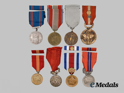 czechoslovakia,_republic._a_mixed_lot_of_eight_medals__mnc5234_1