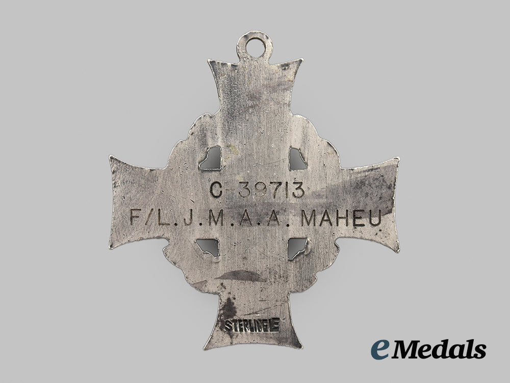 canada,_commonwealth._a_memorial_cross_eiir__mnc5446