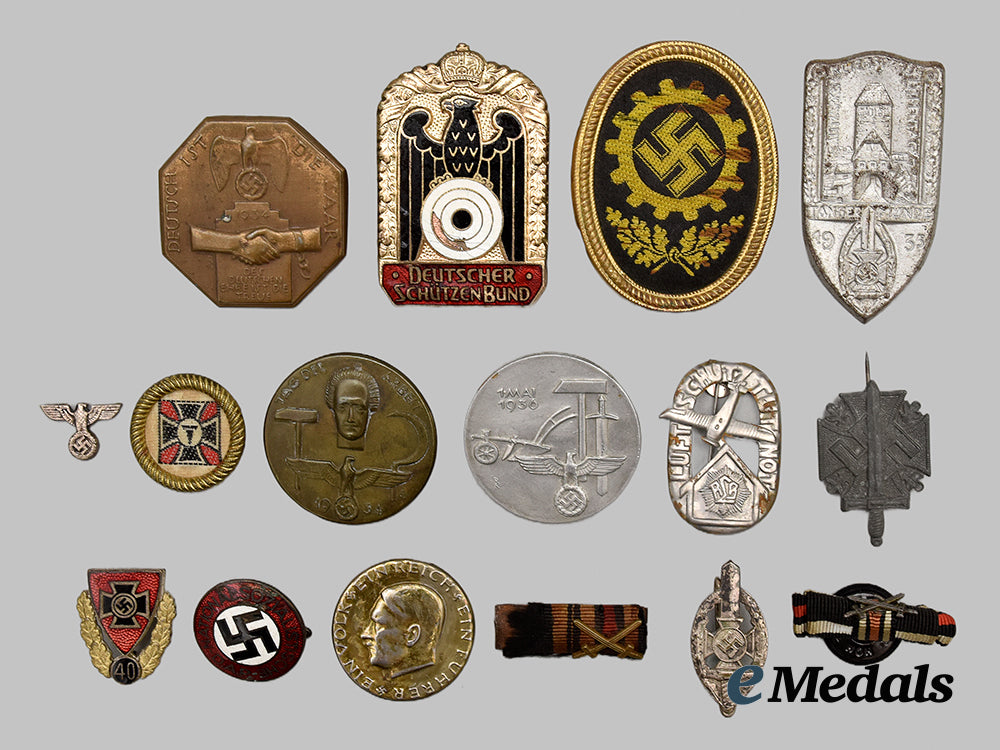 germany,_third_reich._a_mixed_lot_of_badges__mnc5494_1