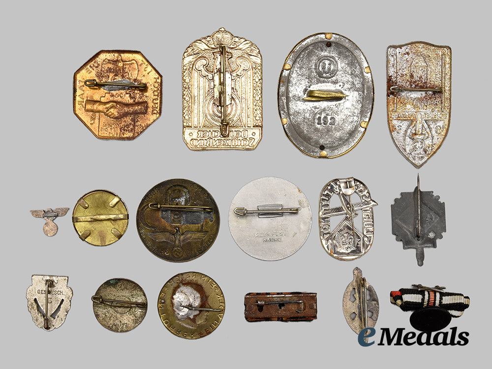 germany,_third_reich._a_mixed_lot_of_badges__mnc5495_1