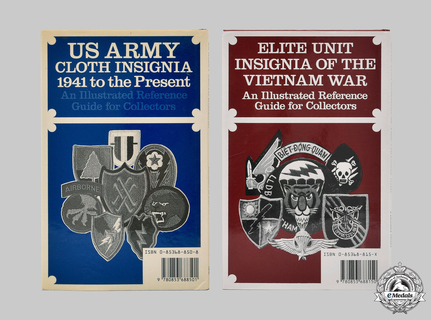 united_states._two_armed_forces_insignia_books__mnc5645_m20_0660