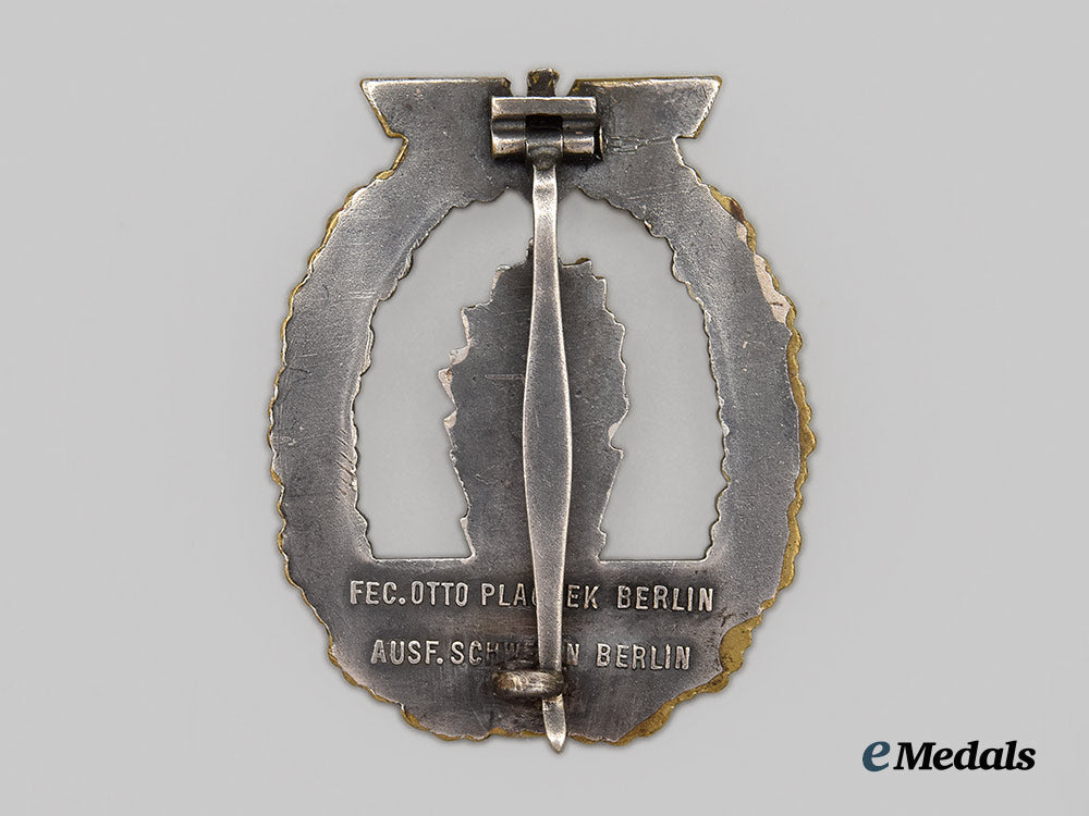 germany,_kriegsmarine._a_minesweeper_war_badge,_by_schwerin__mnc5750_2_1