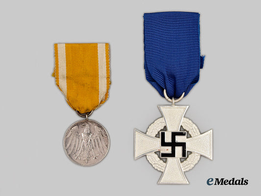 germany,_third_reich._a_pair_of_civil_awards__mnc5757