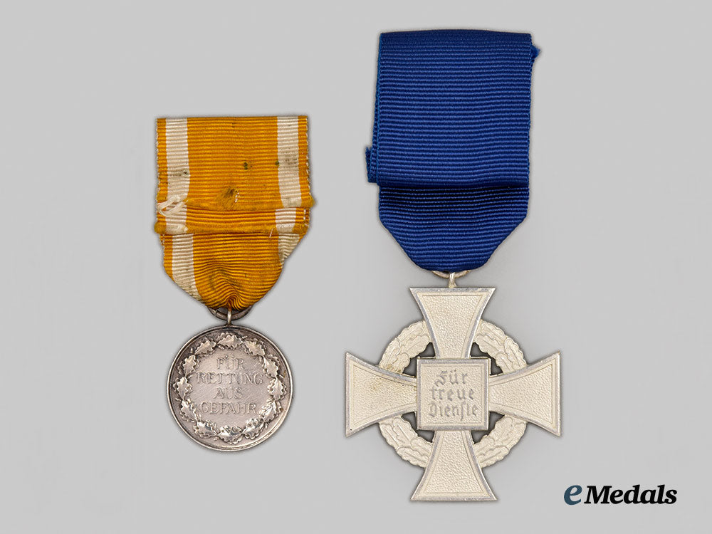 germany,_third_reich._a_pair_of_civil_awards__mnc5760