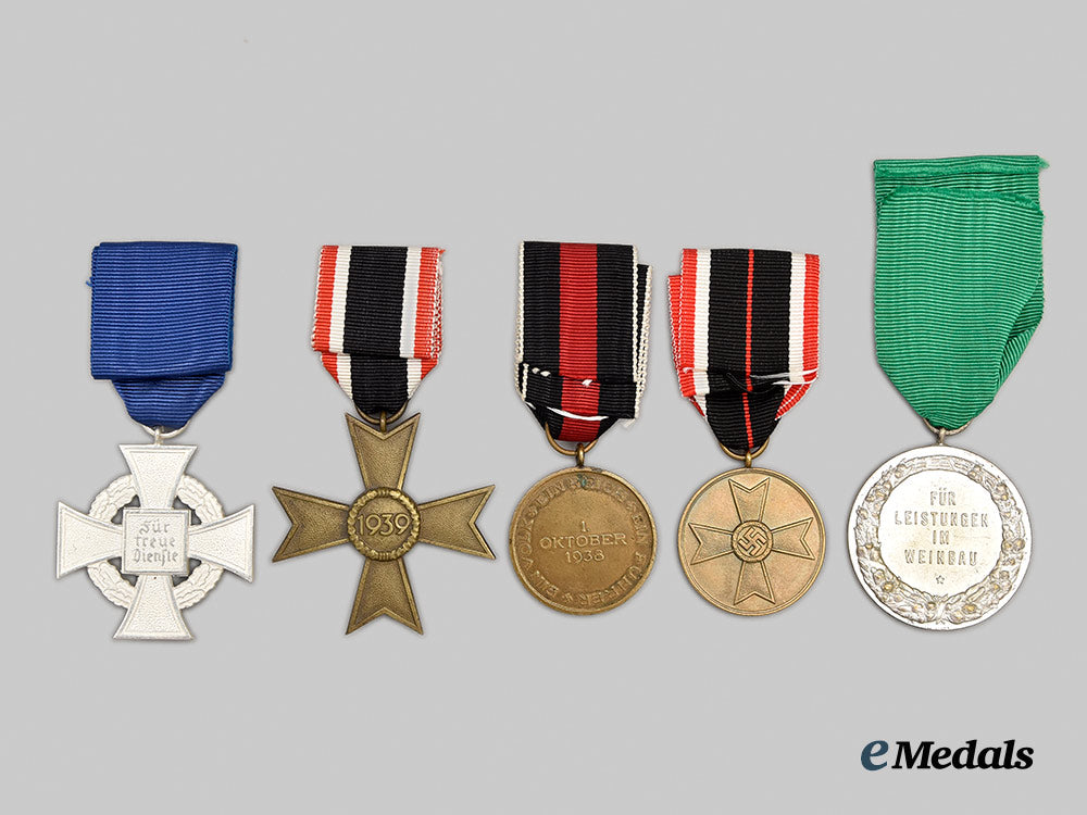 germany,_third_reich._a_mixed_lot_of_decorations__mnc5772_2