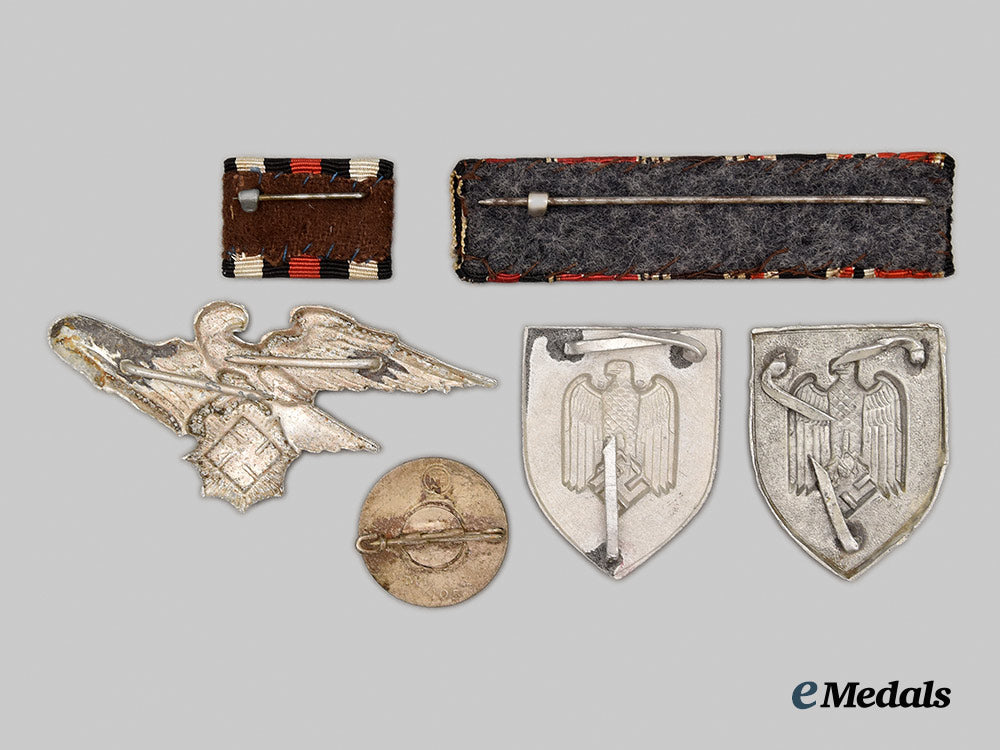 germany,_third_reich._a_mixed_lot_of_awards_and_insignia__mnc5804_2