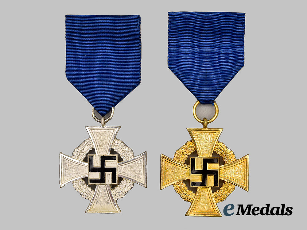 germany,_third_reich._a_pair_of_civil_service_long_service_awards,_with_cases__mnc6363