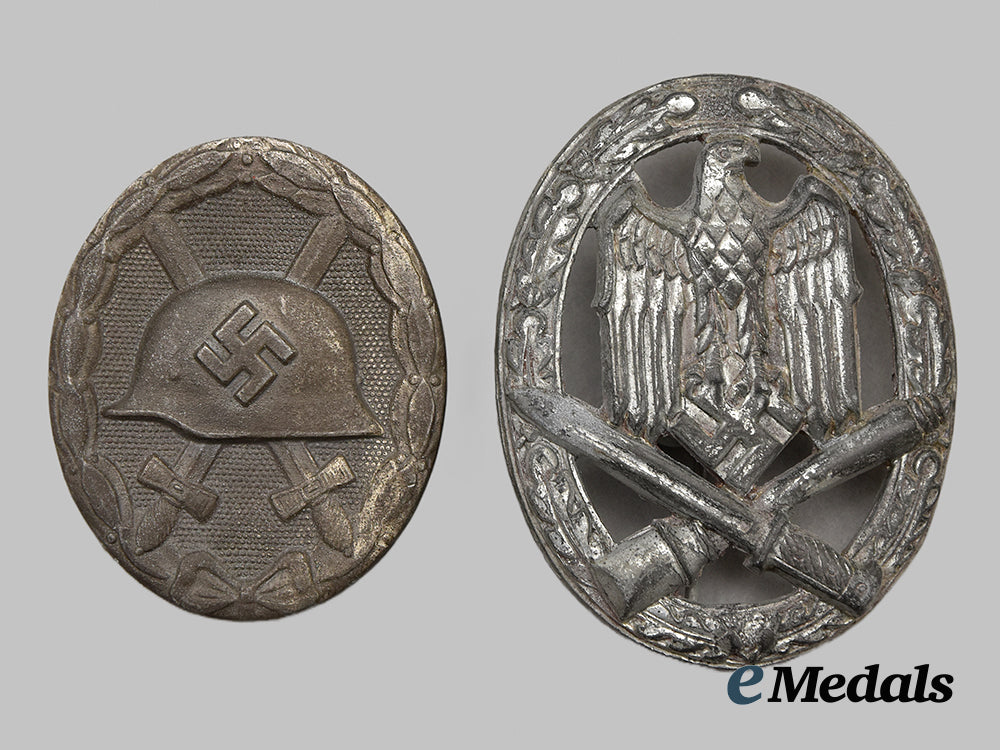 germany,_wehrmacht._a_pair_of_service_badges__mnc6429