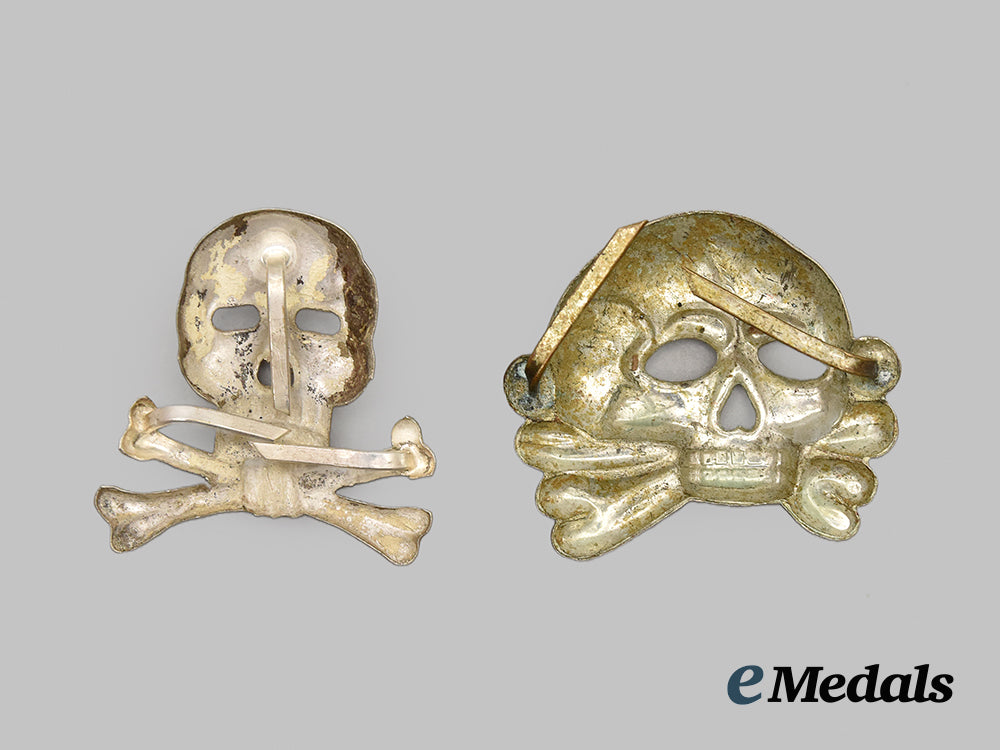 germany,_wehrmacht._a_pair_of_totenkopf_insignia__mnc6505
