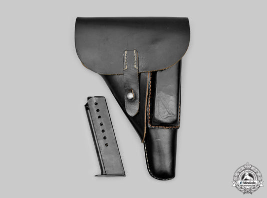 germany,_wehrmacht._a_walther_p38_pistol_holster,_with_clip,_c.1944__mnc6665_m20_0504_1
