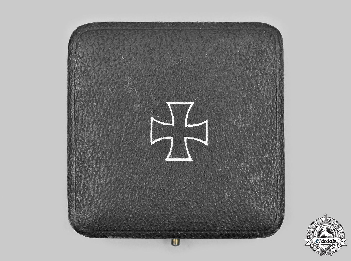 germany,_wehrmacht._a1939_iron_cross_i_class_with_case,_by_b.h._mayer__mnc6686_m20_0521_1