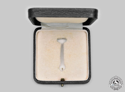 germany,_wehrmacht._a1939_iron_cross_i_class_with_case,_by_b.h._mayer__mnc6687_m20_0522_1