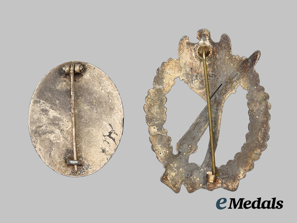 germany,_wehrmacht._a_pair_of_service_badges__mnc6723