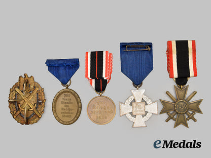 germany,_third_reich._a_mixed_lot_of_decorations__mnc6786_1