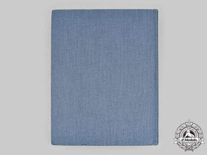 canada,_commonwealth._they_shall_grow_not_old-_a_book_of_remembrance__mnc7249