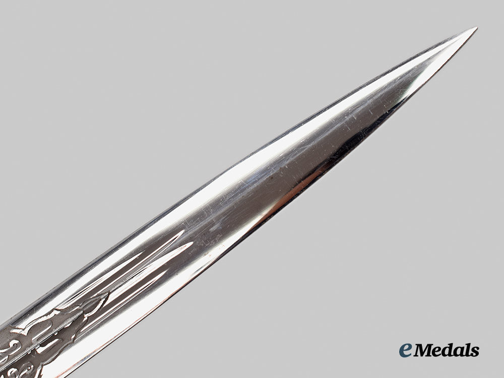 germany,_kriegsmarine._an_officer’s_dress_dagger,_by_carl_eickhorn__mnc7770