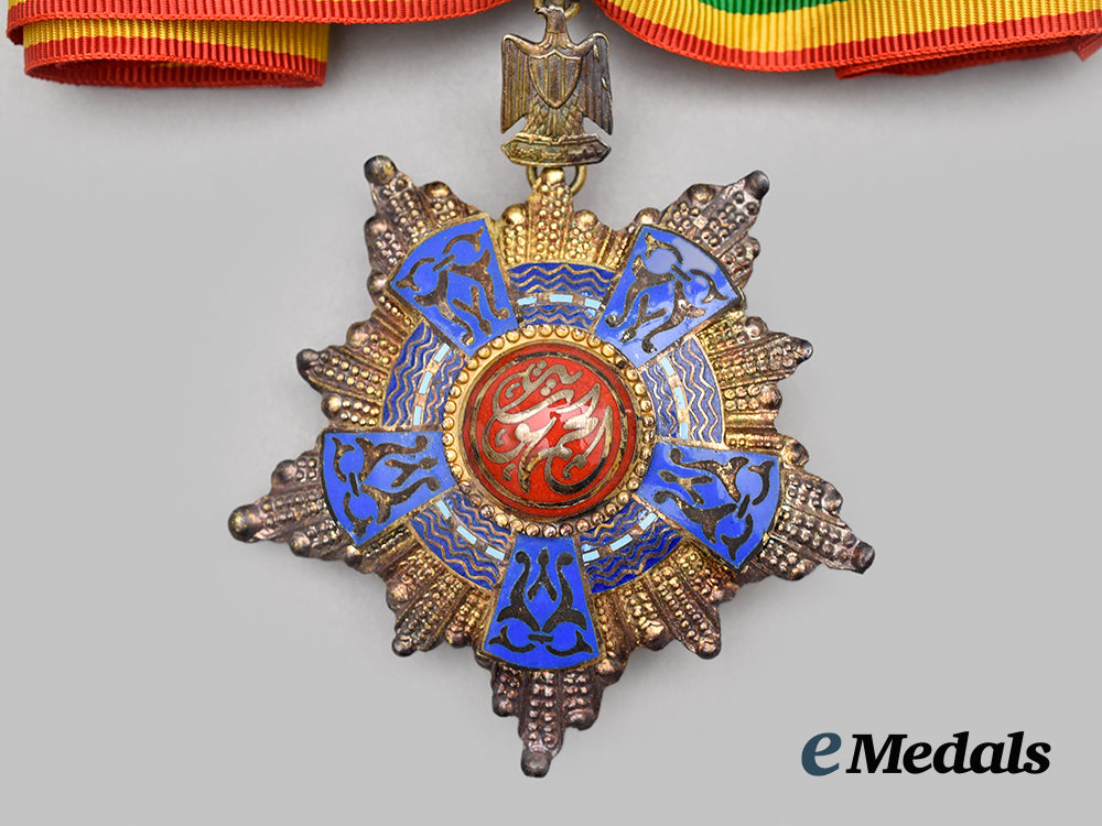 egypt,_kingdom._an_order_of_the_republic,_commander_in_case,_c.1975__mnc8110_1