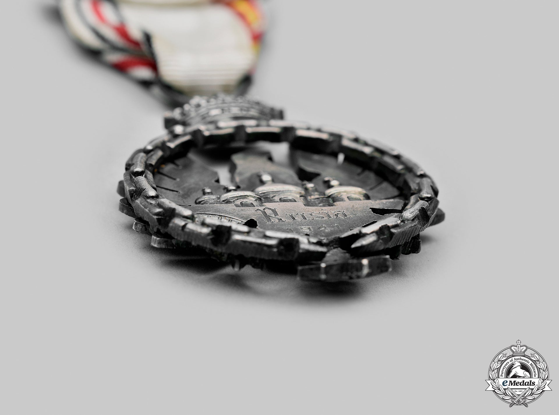 spain,_fascist_state._a_medal_of_the_russian_campaign,_officer's_version_with_case,_c.1943__mnc8652_m20_0927