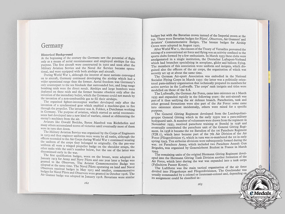 international._badges_and_insignia_of_world_war_ii:_air_force,_naval,_and_marine,_by_guido_rosignoli__mnc9082_m20_02023